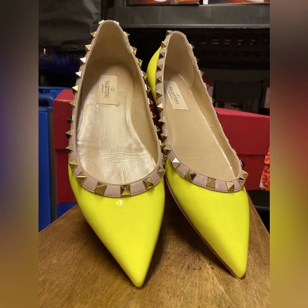 Valentino Flats